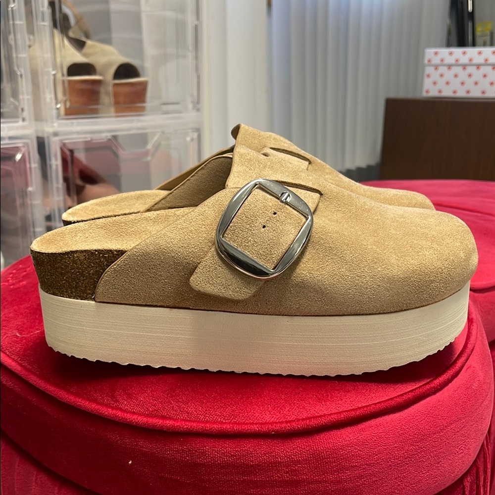 Madden Girl Tan White Platform Mules